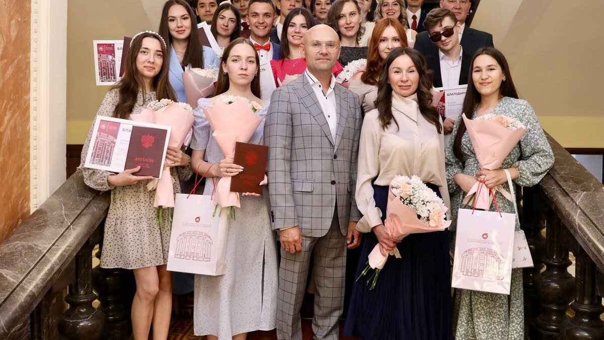     Ректор КНИТУ-КХТИ Юрий Казаков выдвинул свою кандидатуру на дополнительные выборы депутата Казгордумы. Такая информация указана на сайте ЦИК РФ.