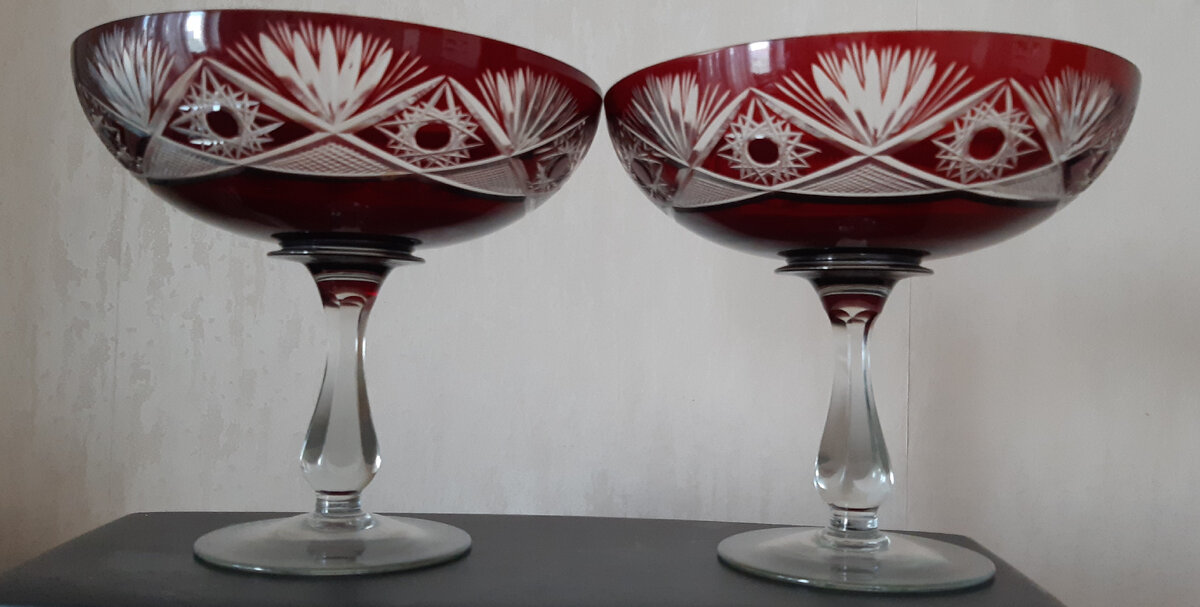 Вазы для фруктов.