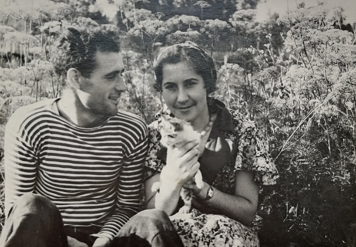 Настоящая литература та, которая даёт возможность сопереживать, отождествлять персонажей с родственниками и друзьями. Рассказы Эдуарда Овечкина как раз такие - живые, душевные, страшные и смешные