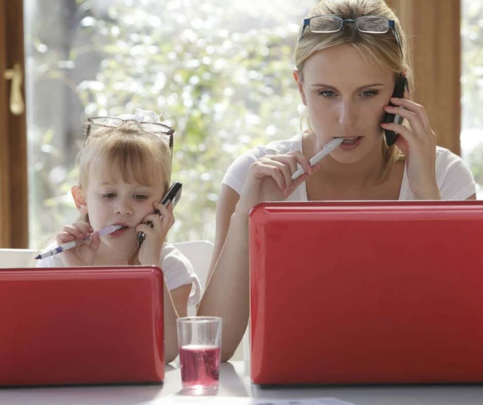 Мы всегда найдем причины для жалоб. У старшего поколения это, в основном, дети. Свои, чужие - не столь важно. Важно лишь то, что их поведение не согласуется с ожиданием "взрослых".