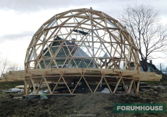 Ни одного гвоздя: технология строительства деревянного купольного дома
