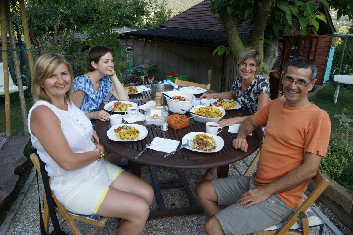 Слева направо - Катерина Мигулина, Радмила Мигулина, Галина Камбурова и Лука Валенцин