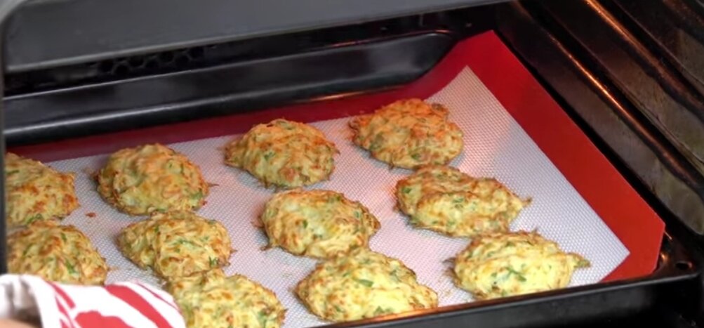 Кухня наизнанку капуста на сковороде. Кухня наизнанку цветная капуста. Кухня наизнанку капуста тушеная. Кухня наизнанку капуста на сковороде. Котлеты с мясным фаршем и капустой.