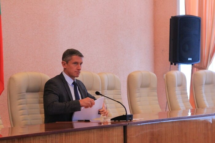 В марте 2018 года 50 детей из Клинцов отправились на торжественные мероприятия в Демре, Турция. Позднее выяснилось, что среди тех, кто поехал за моря, за счет фонда, были дети местных чиновников. В администрации заявили, что делегация была сформирована в соответствии с требованиями фонда, а сами дети работали волонтерами. Прокуратура в ходе проверки признала, что поездка была организована с нарушениями.