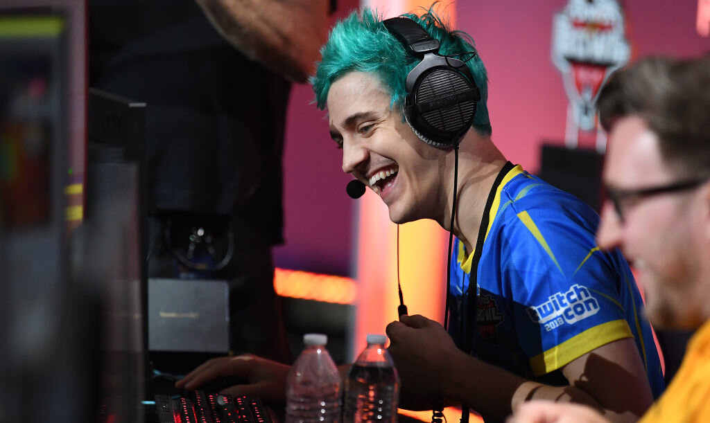  «Братан», -написал один из зрителей в чате. «У меня пост». Вскоре после этого и другие поделились схожими сообщениями. 