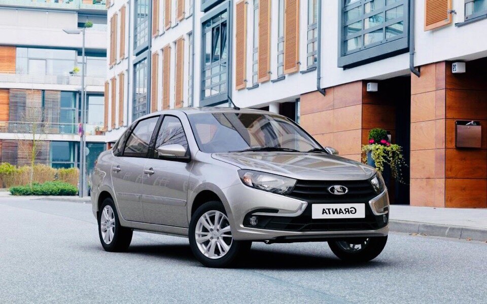 Lada Granta, российский автомобиль, бюджетный седан