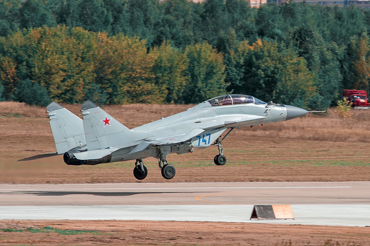 Фото МиГ-35 от http://fotokto.ru/photo/view/5606980.html