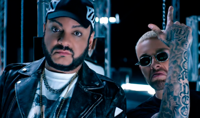 Кадр из клипа «Цвет настроения черный»