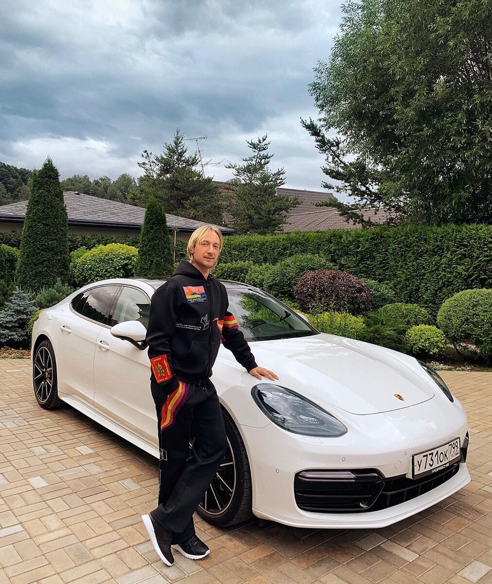 Фото из инстаграма фигуриста