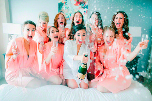 Невеста планирует свадьбу с помощниками