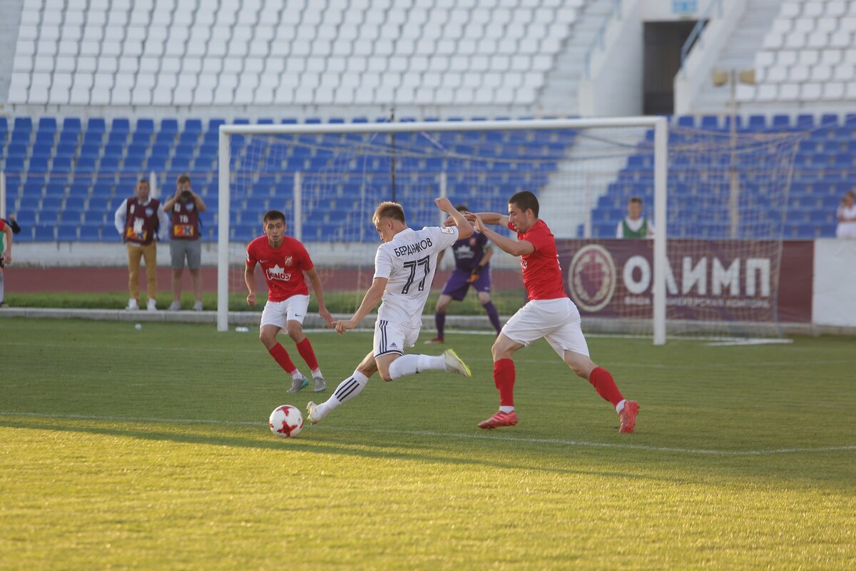 Гол Бердникова.