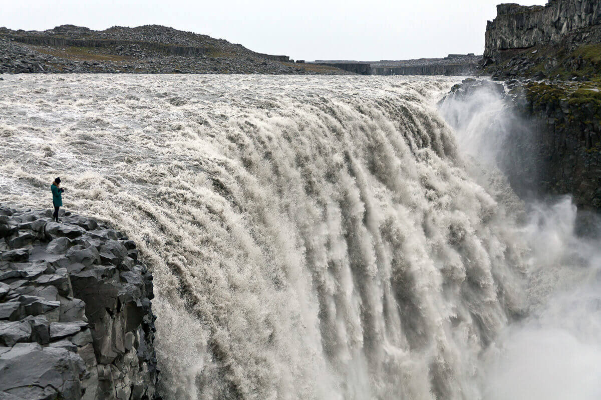 Деттифосс-самый большой водопад в Европе