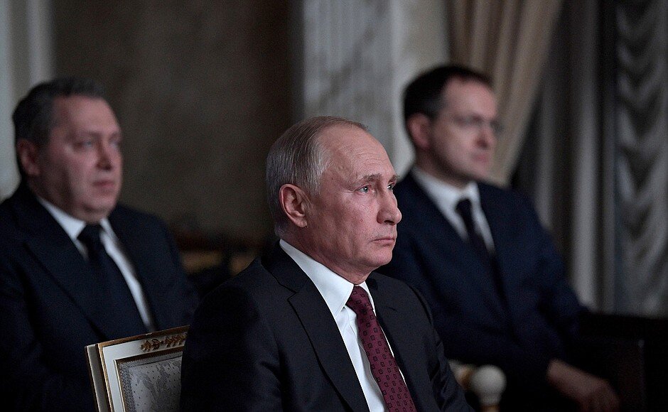 Источник фото: http://www.nykhas.ru/397662/vladimir-putin-posmotrel-novyy-rossi/