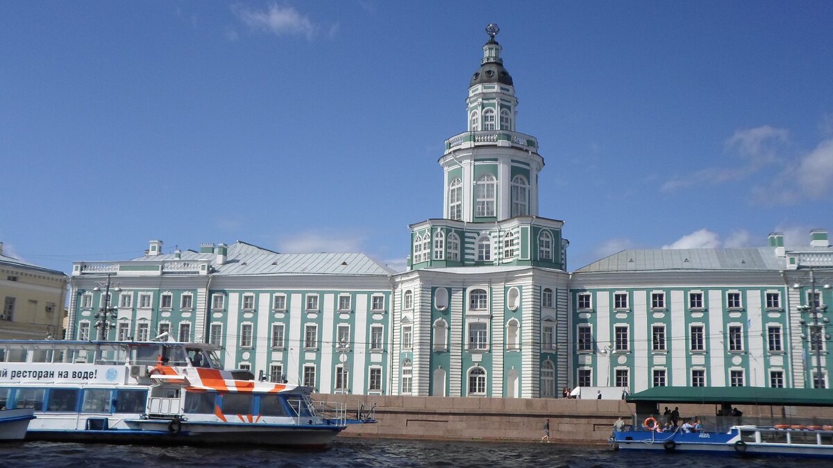 На речной прогулке. Красота... И с погодой повезло