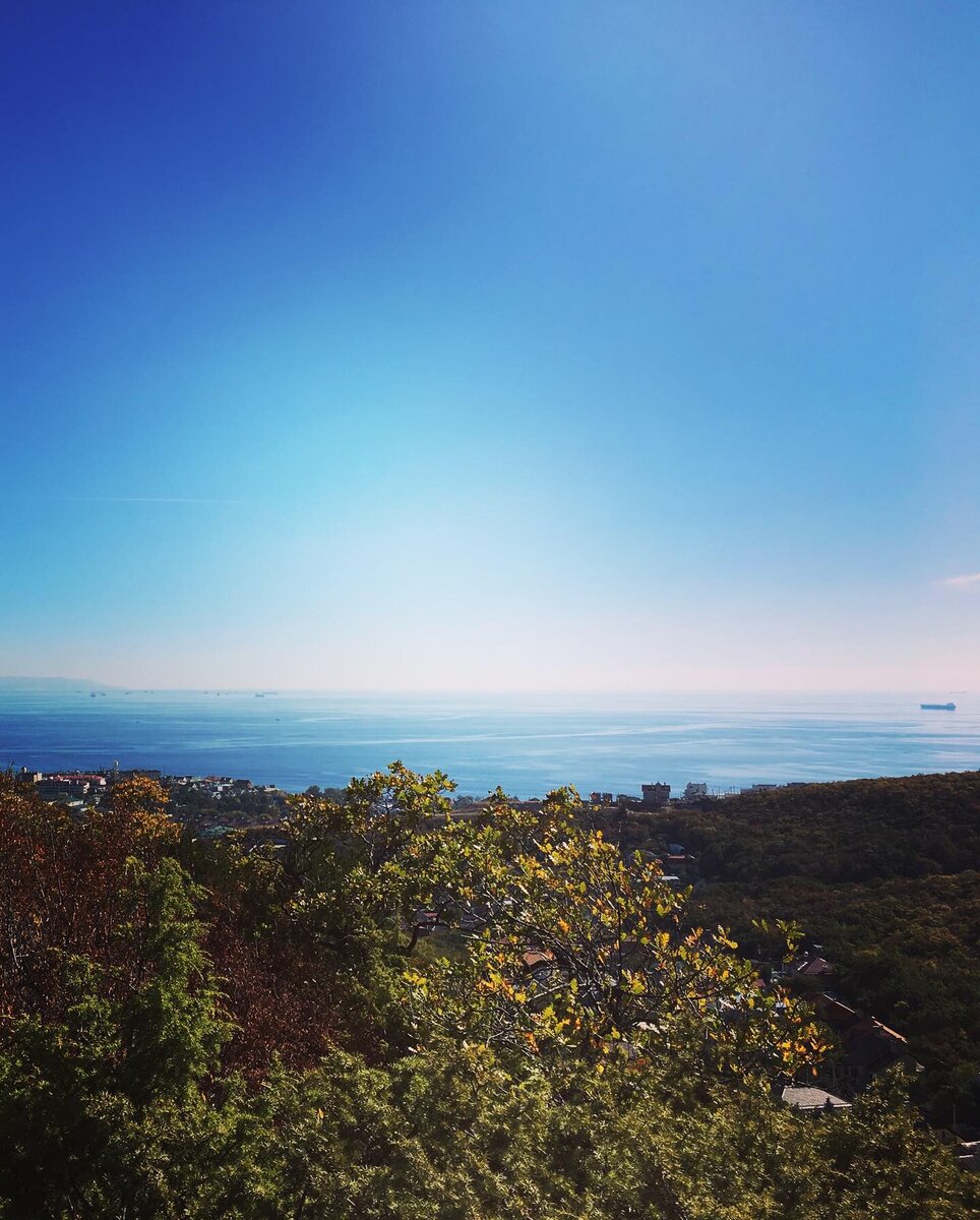 Поднимались в горку - обернулись, а там вот такая картина 