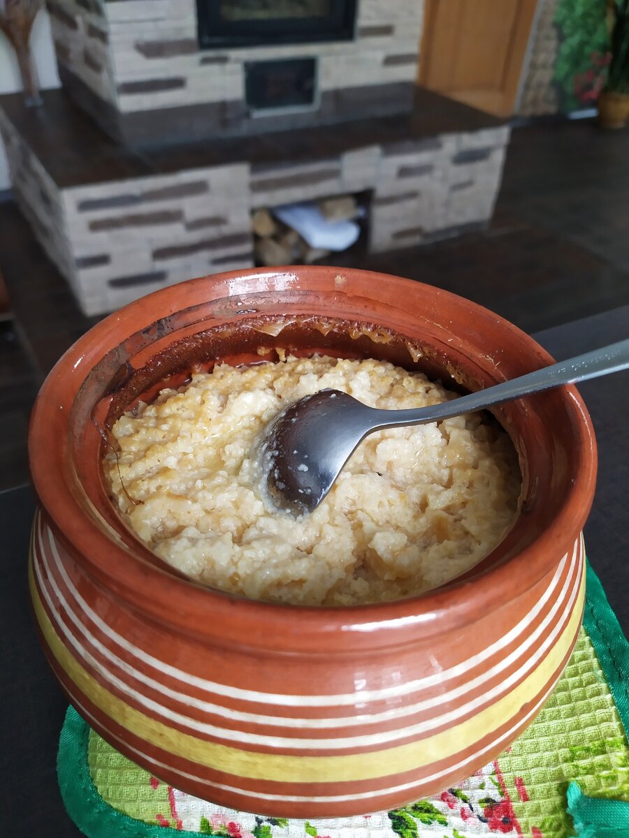 Ячневая каша на молоке из печки