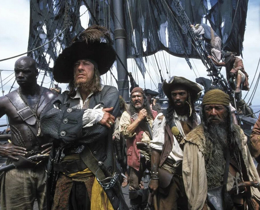 Писатели, а затем и кинематографисты познакомили нас с пиратами и их образом жизни. Вид морских разбойников прошлого искажается в угоду зрелищности и порой не соответствует действительности.-5