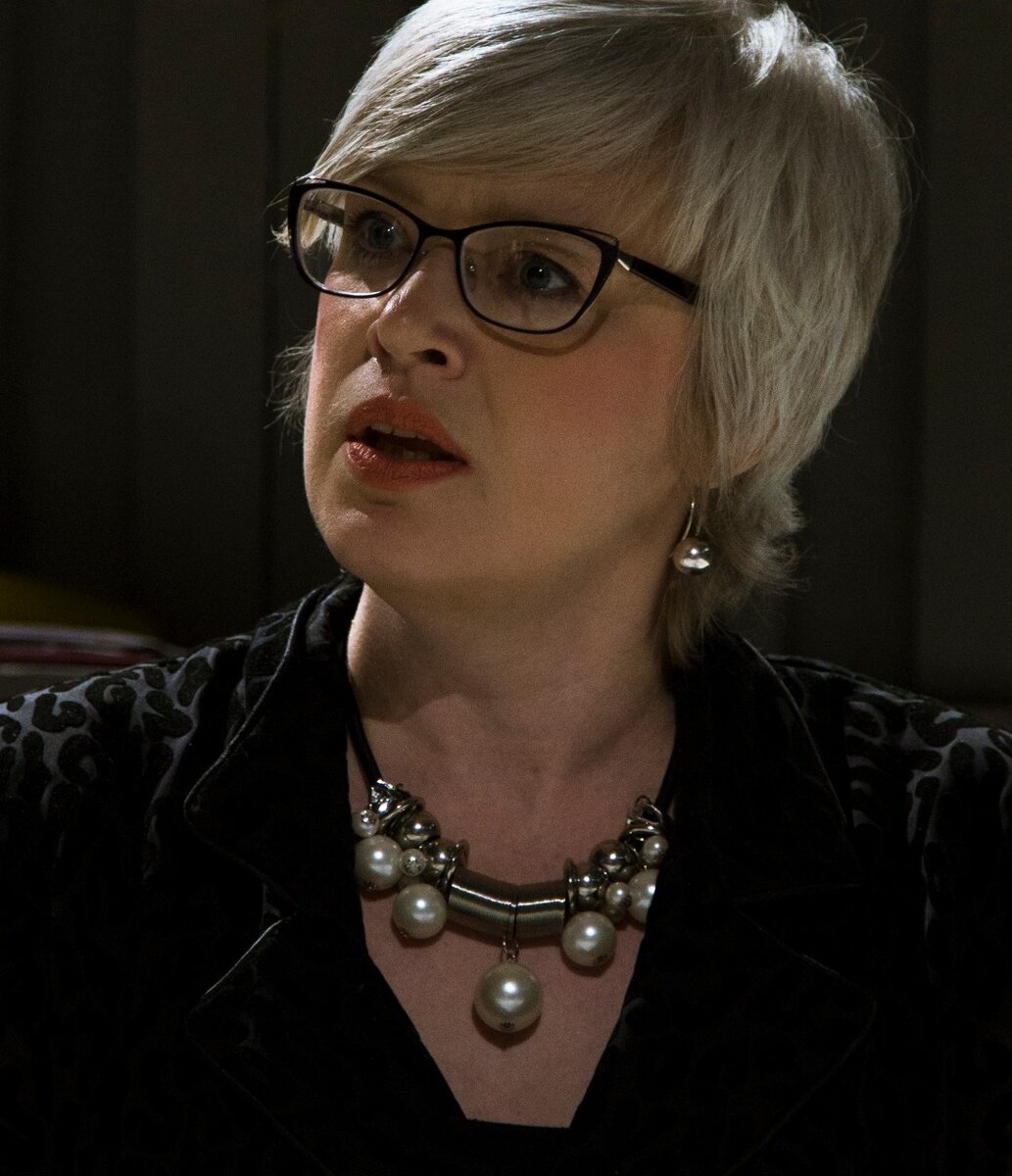 Фотографии со спектакля "Несчастливые" Анны Голубевой