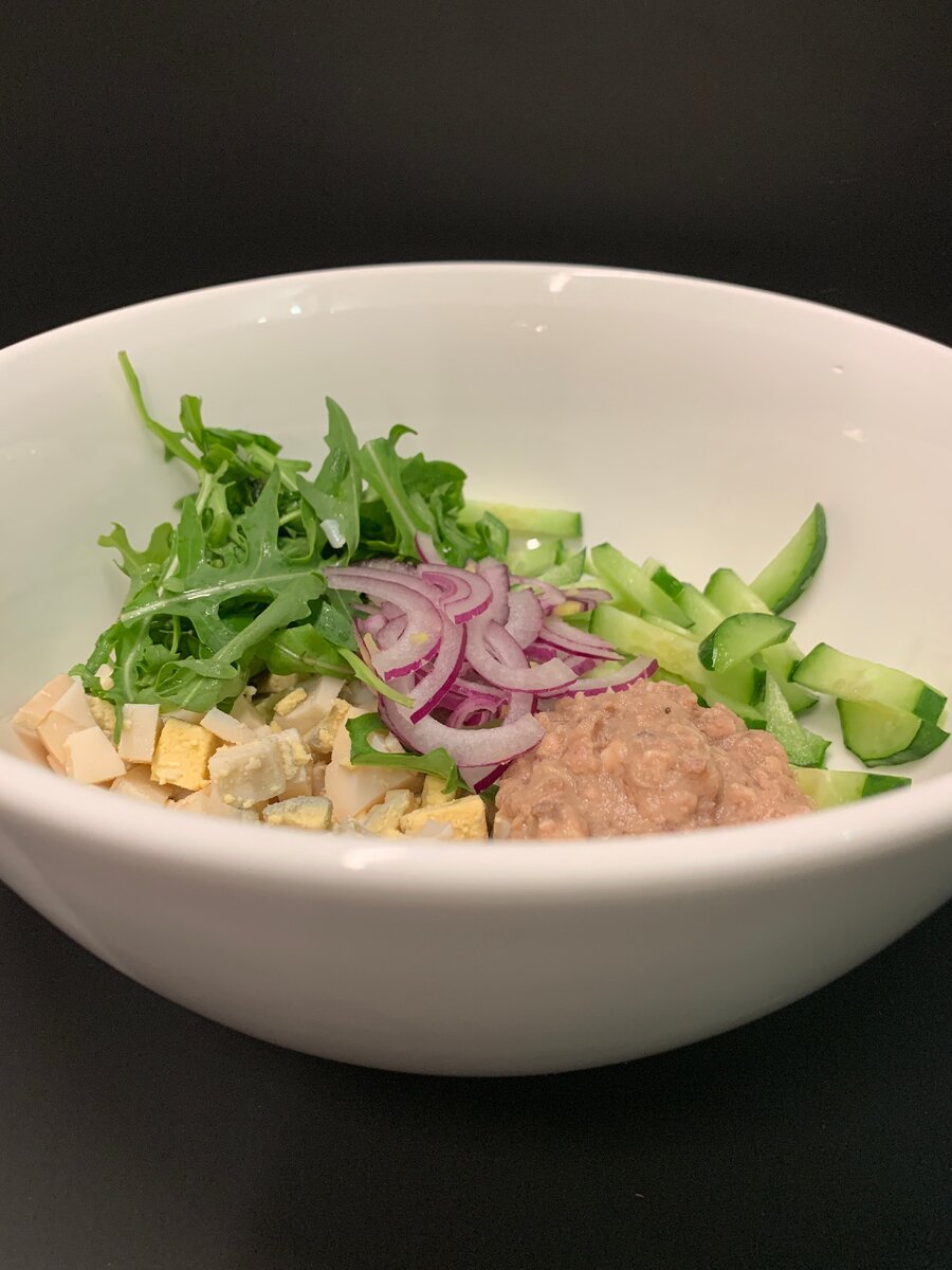 Салат с тунцом