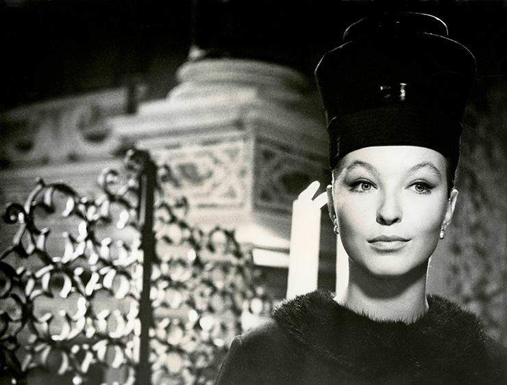 Роковая красотка не была похожа на обычных советских женщин — Влади носила лучшие наряды из Парижа.