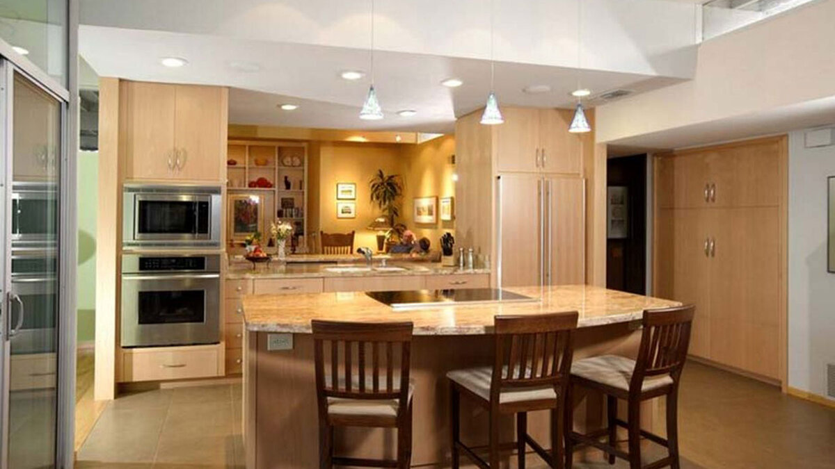 Встроенная кухня в современном стиле.