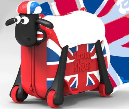 Источник: Aliexpress.ru. Чемодан на колёсах с персонажами мультиков.