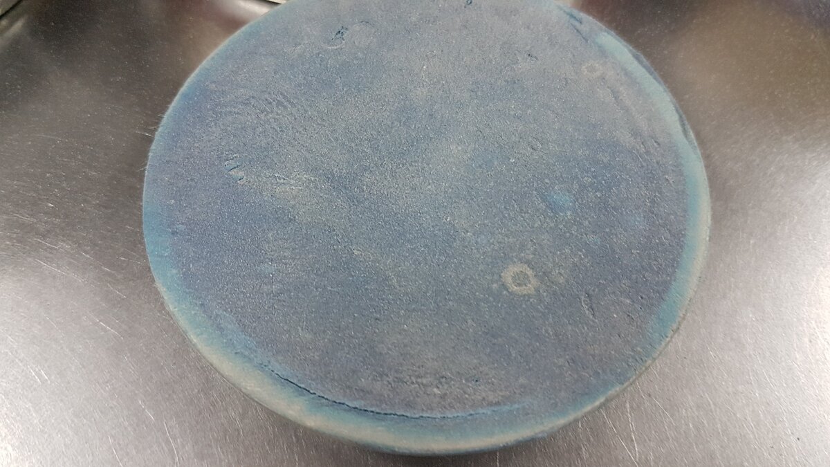 Современная шпаклёвка со стекловолокном, практически нет усадки.