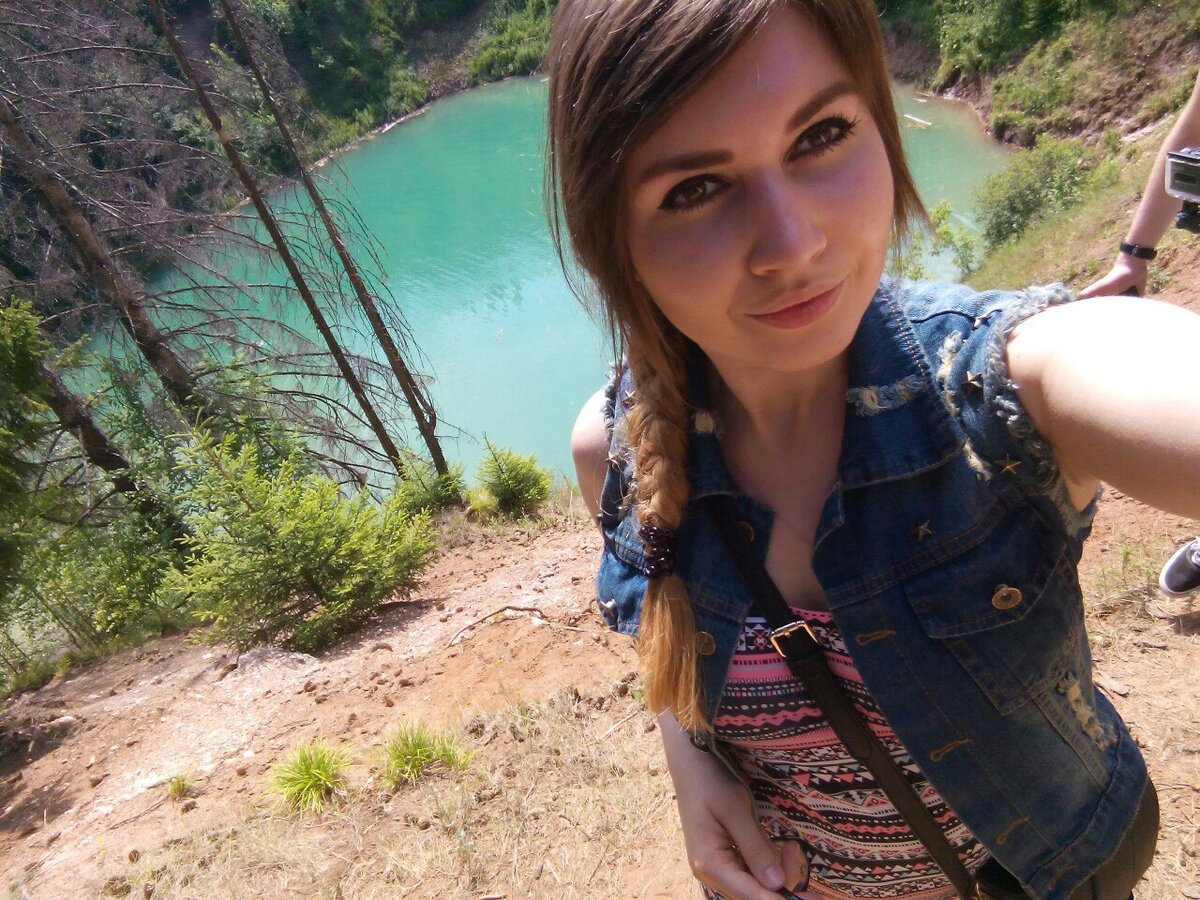 Фотография жены на озере Морской глаз. 