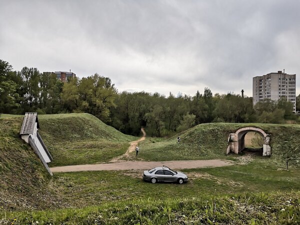 Листаем фото, это кусочек крепости с Западными воротами, выход в "город"