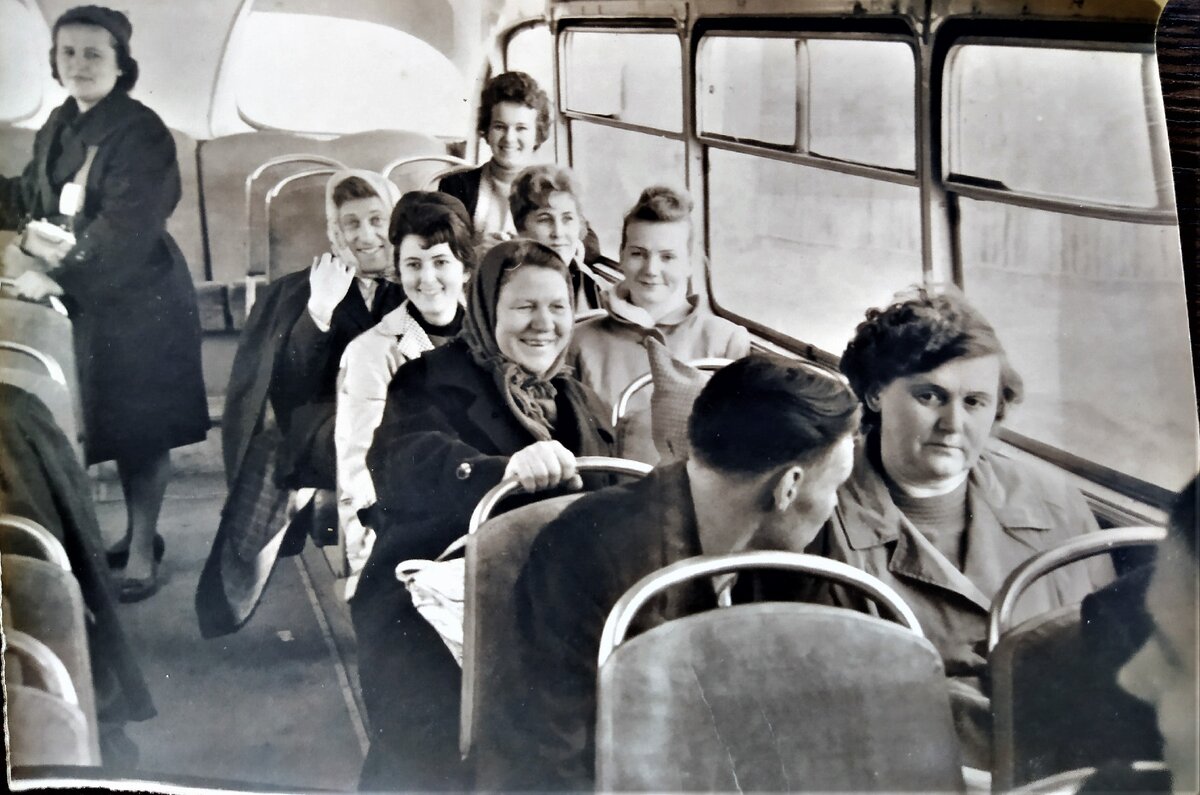 Мы в автобусе. 1964 год
