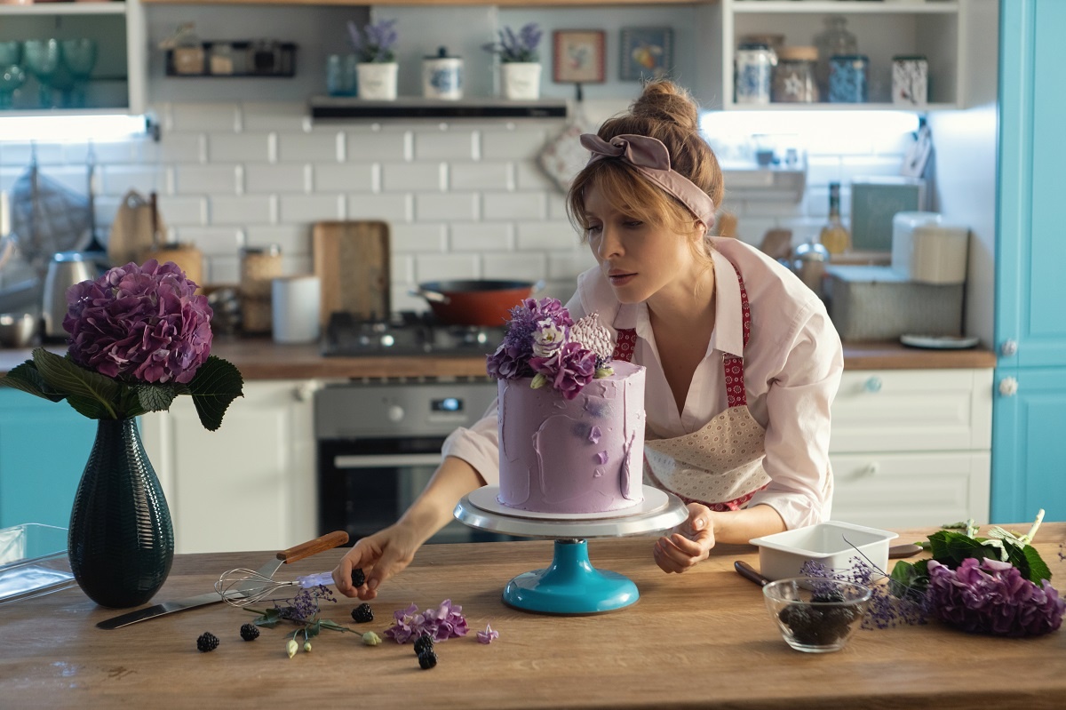 Источник: https://www.kino-teatr.ru/kino/acter/w/ros/3391/foto/m136613/1000303/