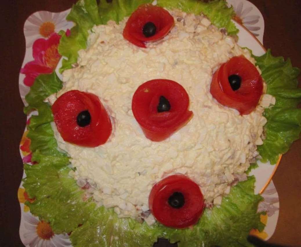 Вокруг маслин можно посыпать маком, будет красиво, я узнала позже))