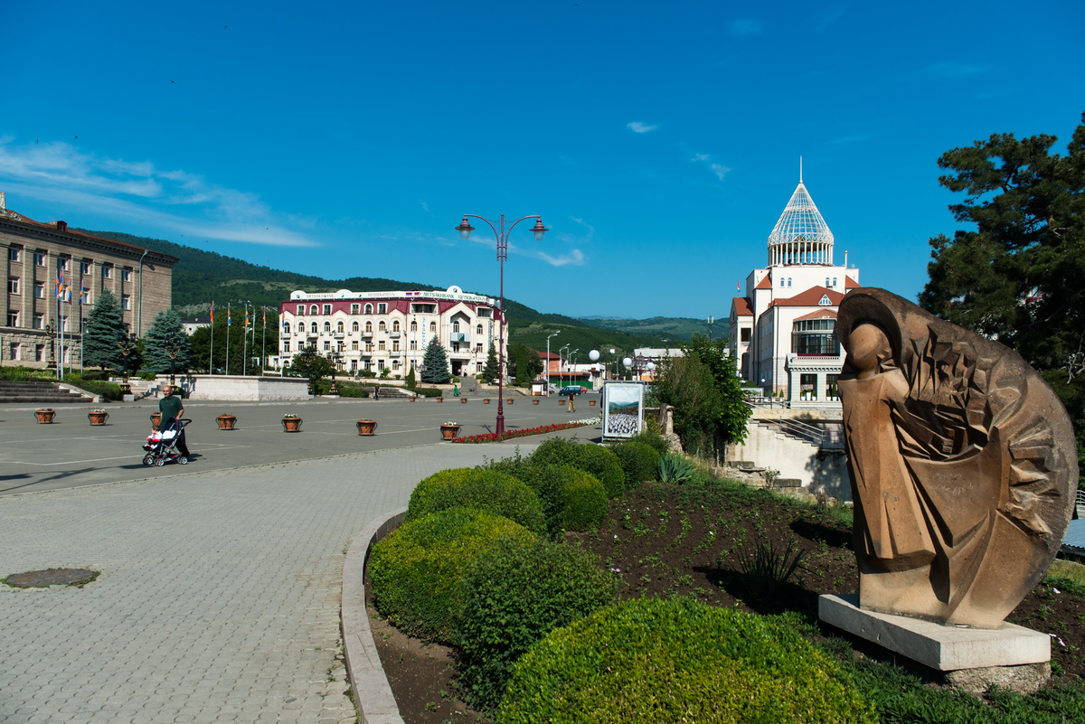 Степанакерт песня. Арцах Степанакерт. Нагорный Карабах Степанакерт. Ханкенди / Степанакерт. Арцах Степанакерт Нагорный Карабах.