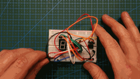 Подключение сдвигового регистра 74HC595 к ATtiny13 на макетной плате