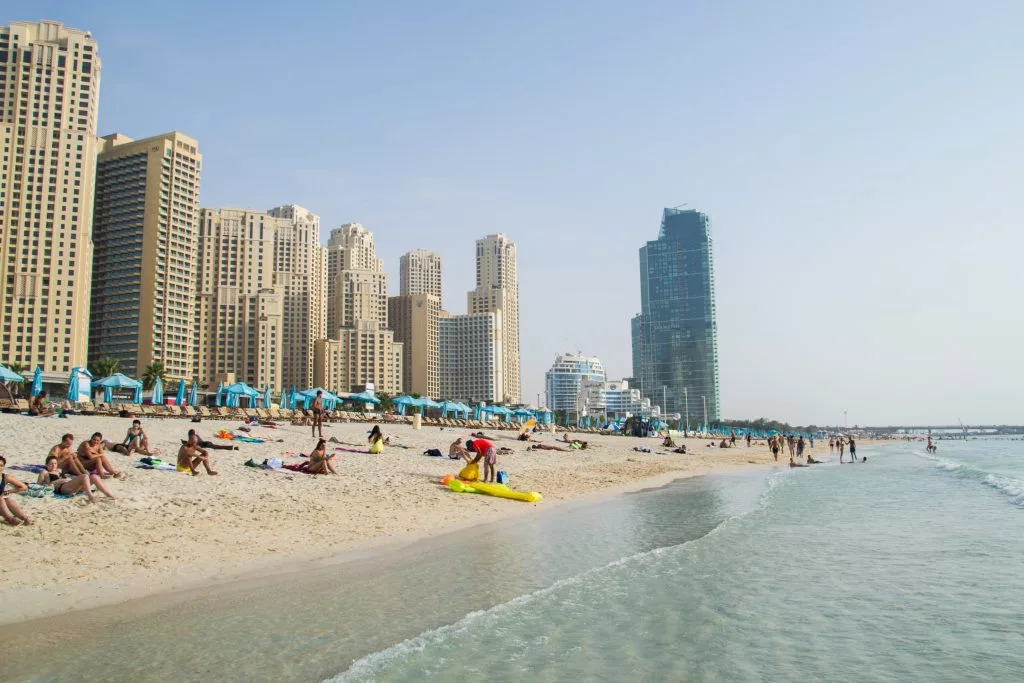 Beach оаэ. Пляж JBR Дубай Марина. Джумейра Бич Резиденс Марина пляж. Пляж JBR В Дубае. Джумейра Бич Резиденс Дубай.