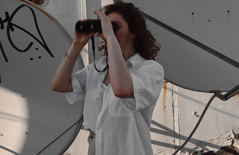 высматриваю добрых людей 