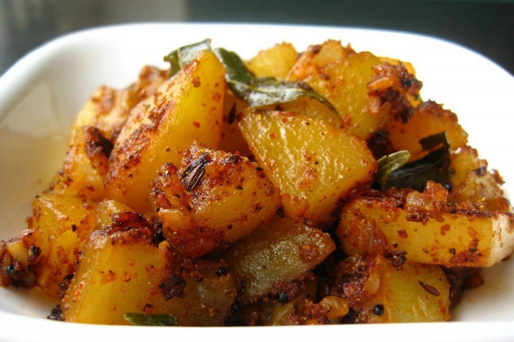 Жарка картошки - кропотливый и трудоемкий процесс, однако мультиварка его облегчает. 