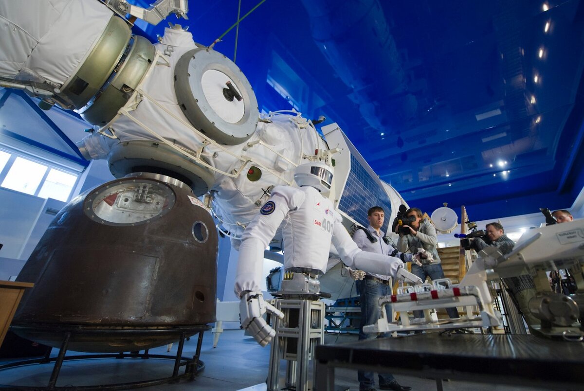 ученые. ученые россии 2023. новые российские открытия. российские ученые. завод измерительных приборов.