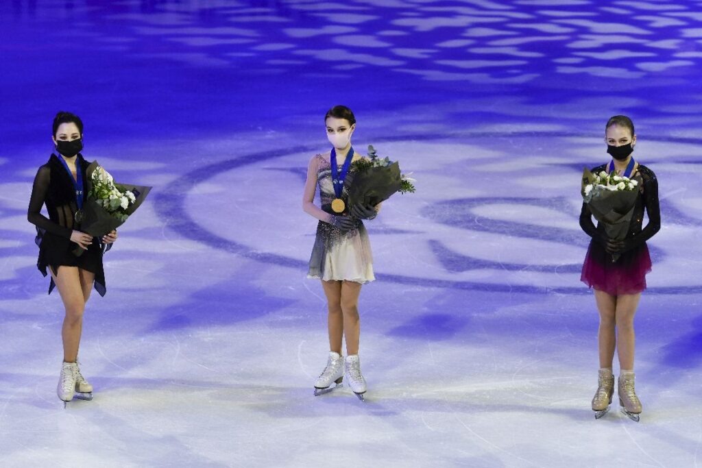 Елизавета Туктамышева (серебро), Анна Щербакова и Александра Трусова (бронза). Фото: globallookpress