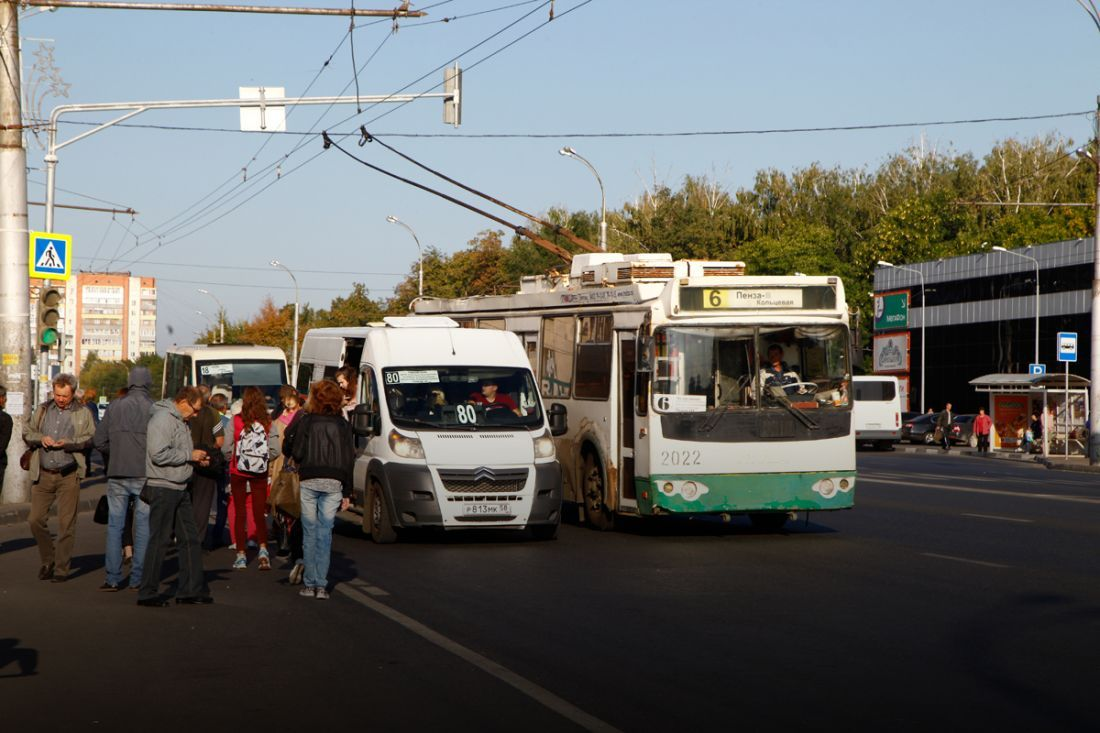 Общественный транспорт пенза новости. В городе Пенза транспорт. Как выглядят остановки общ.транспорта в Пензе фото.