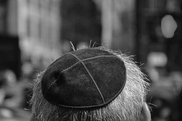 Почему национальность евреев определяется не по отцу, а по матери?