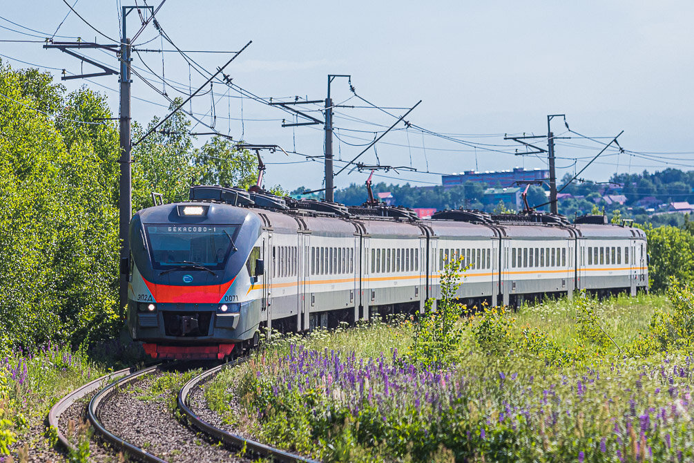 ЭП2Д-0071 о шести вагонах проследовала в Лукино