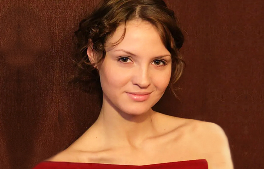 Непрощение отца, яркие роли и засекреченный избранник бездетной 39-летней актрисы. Юлия Пожидаева0