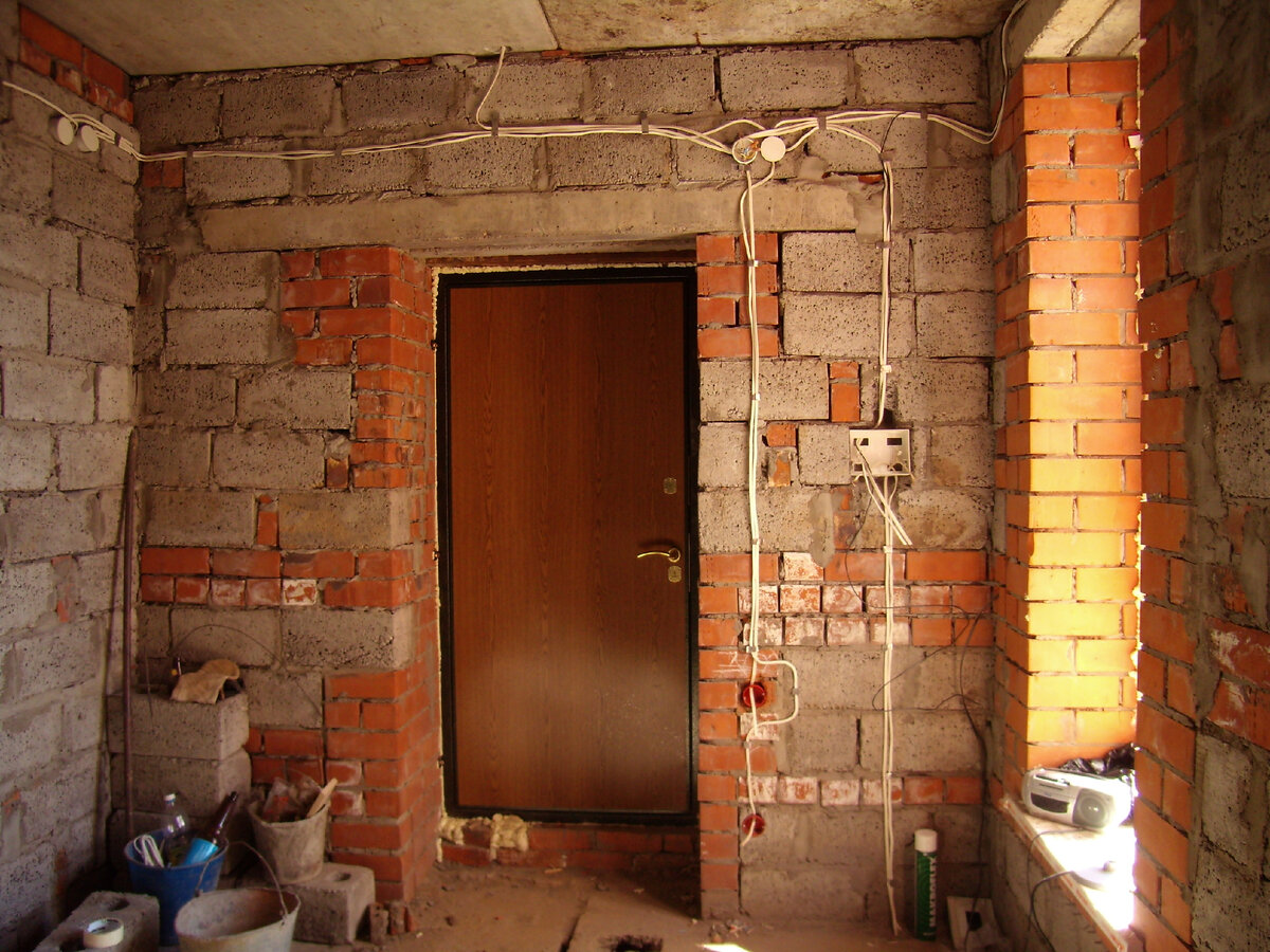 Все только начинается. Первичная укладка кабеля.