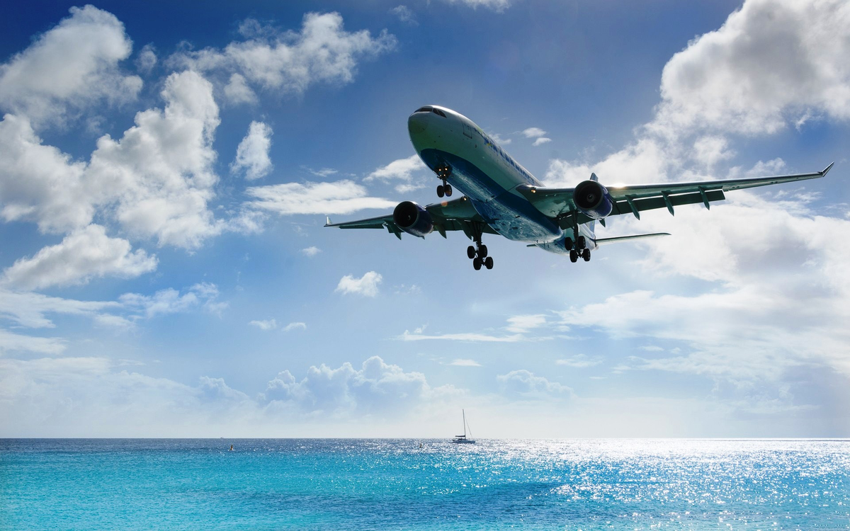 горящие туры самолет. обои самолет. отправляемся в путешествие. туризм самолет. туристический самолет.