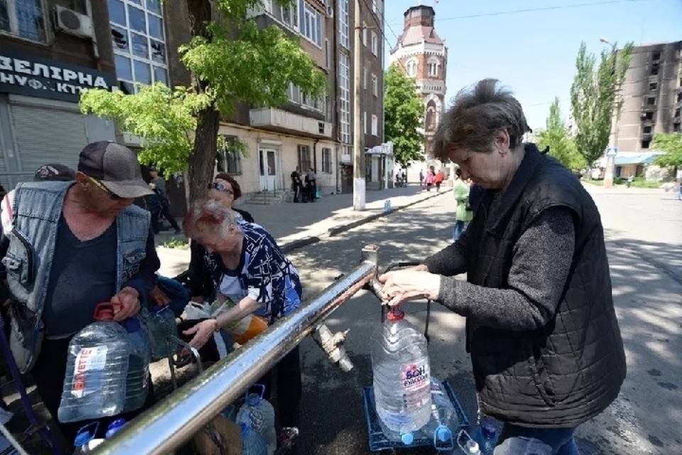     Практически полное отсутствие воды у миллионов сограждан не позволяет властям требовать оплату за нее Иван ЖИЛЯК