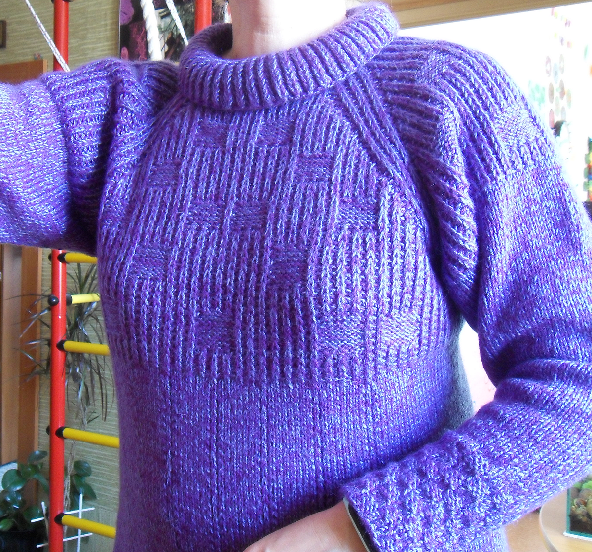 В процессе носки "валик" подмышкой стал напрягать...