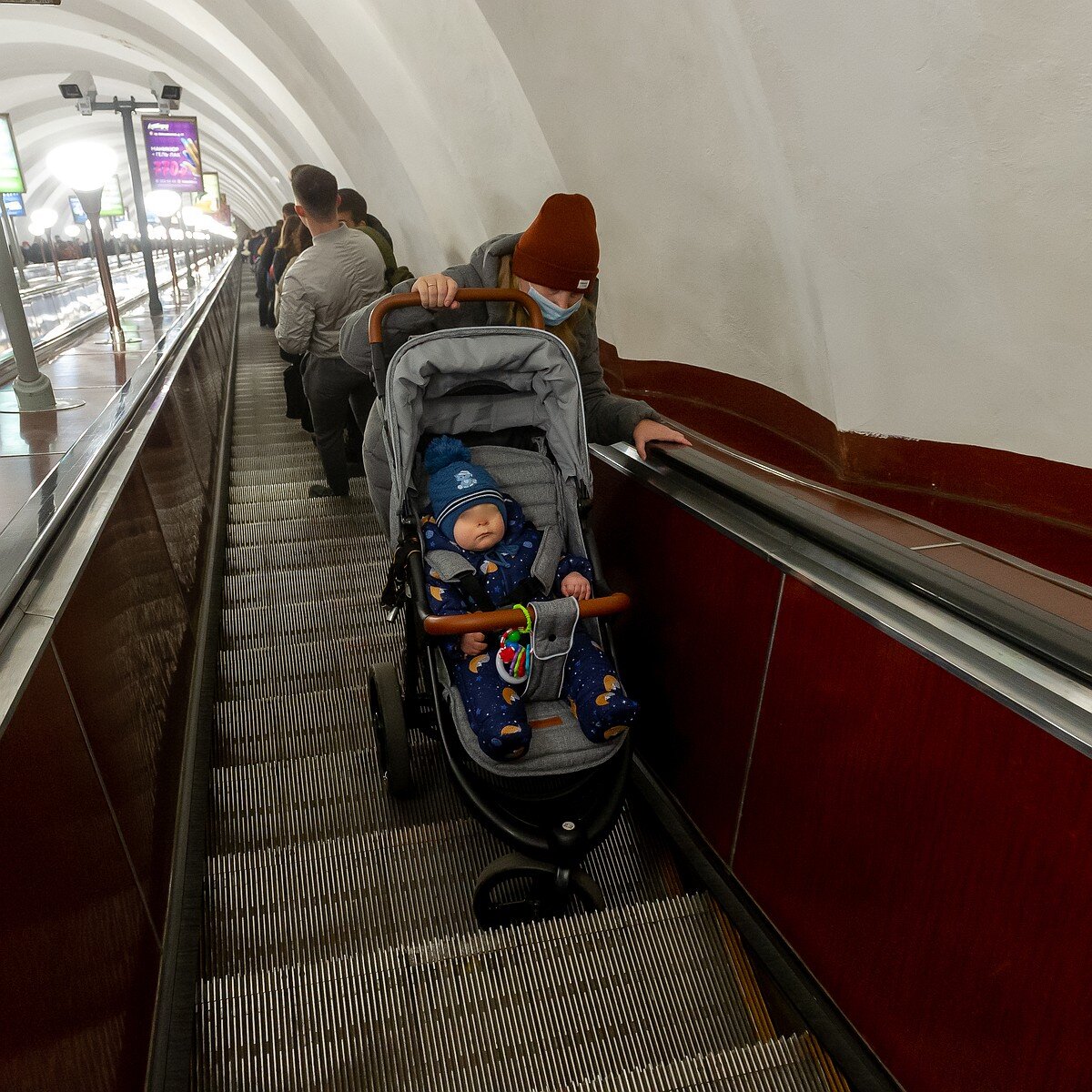 В метро с коляской спб