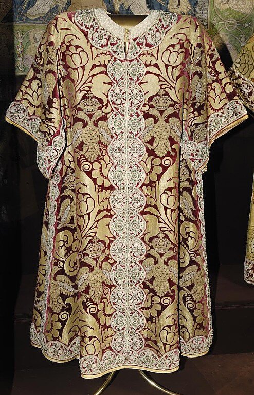 Саккос патриарха Адриана. Мастерские Кремля, 1696 г.; бархат золотный - Венеция, XVII век.