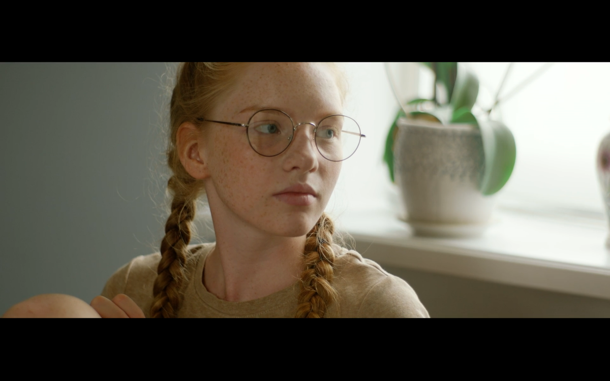    Лиза Ищенко в сериале «Алиса не может ждать»Start